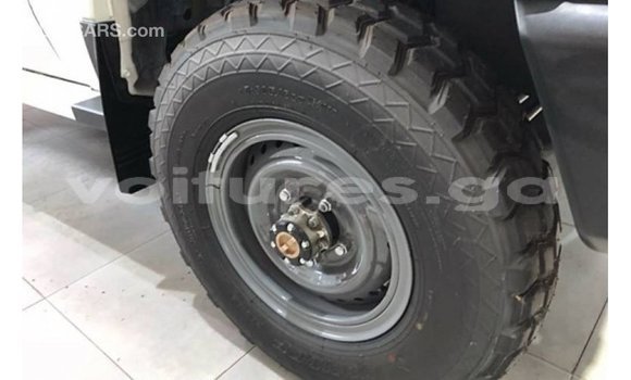 Acheter Import Voiture Toyota Land Cruiser Blanc à Import - Dubai, Estuaire Acheter Import Voiture Toyota Land Cruiser Blanc à Import - Dubai, Estuaire