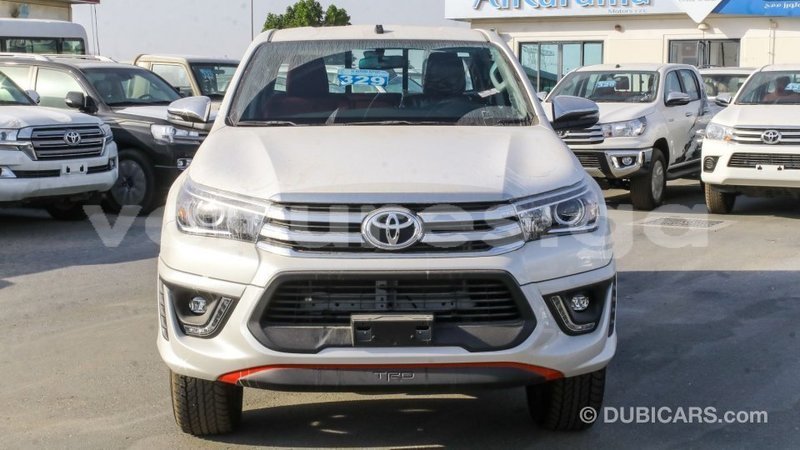 Big with watermark toyota hilux estuary import dubai 6073