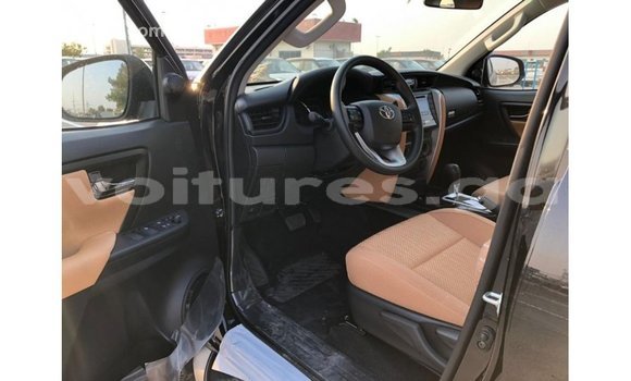 Acheter Import Voiture Toyota Fortuner Noir à Import - Dubai, Estuaire Acheter Import Voiture Toyota Fortuner Noir à Import - Dubai, Estuaire
