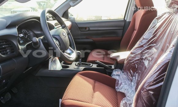 Acheter Import Voiture Toyota Hilux Blanc à Import - Dubai, Estuaire Acheter Import Voiture Toyota Hilux Blanc à Import - Dubai, Estuaire