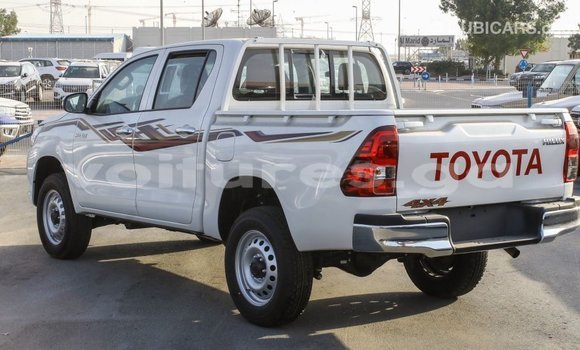Acheter Import Voiture Toyota Hilux Blanc à Import - Dubai, Estuaire Acheter Import Voiture Toyota Hilux Blanc à Import - Dubai, Estuaire