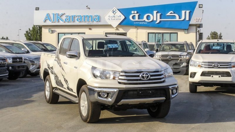 Big with watermark toyota hilux estuaire import dubai 6078