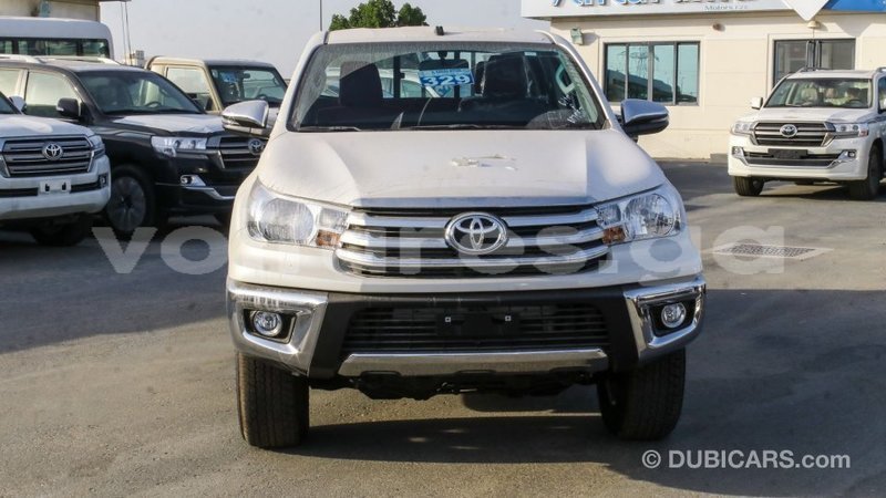 Big with watermark toyota hilux estuaire import dubai 6078