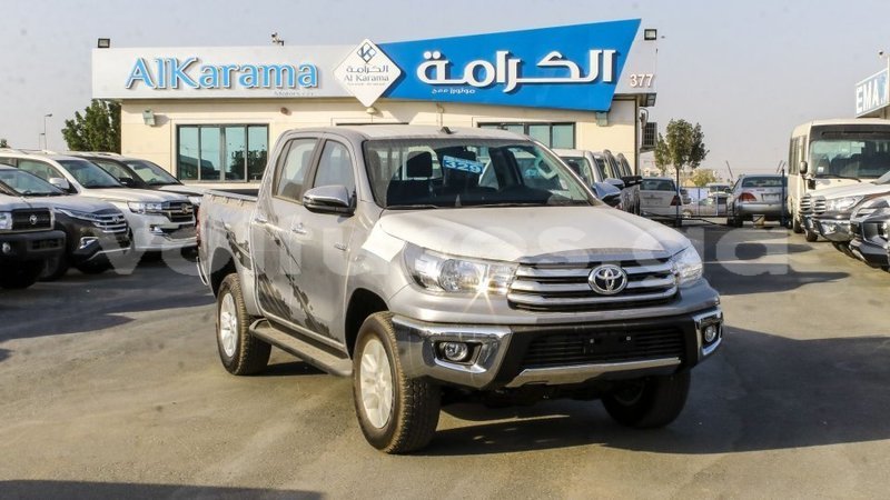 Big with watermark toyota hilux estuaire import dubai 6079