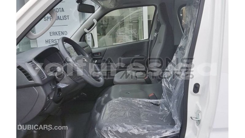 Big with watermark toyota hiace estuaire import dubai 6082