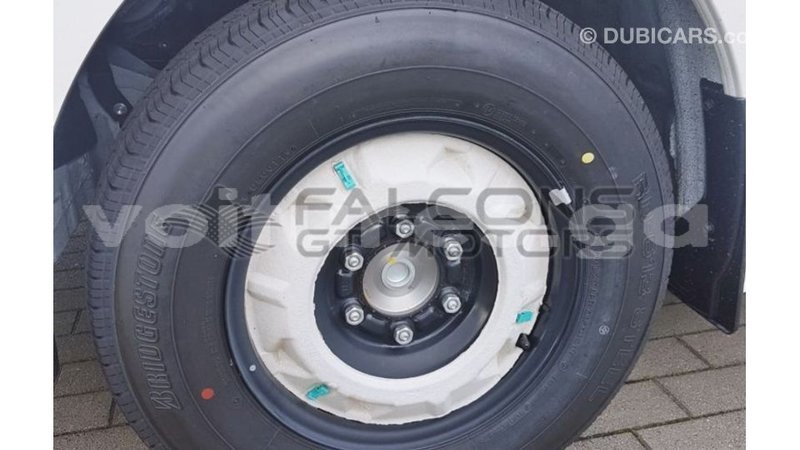 Big with watermark toyota hiace estuary import dubai 6082