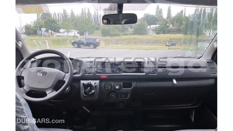 Big with watermark toyota hiace estuaire import dubai 6082