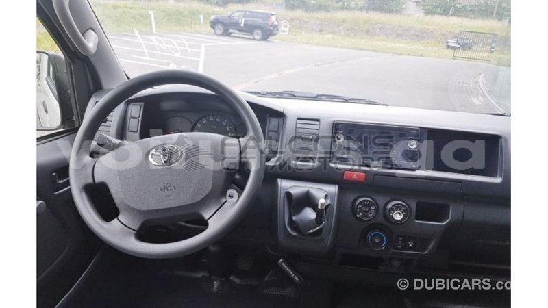 Big with watermark toyota hiace estuaire import dubai 6082