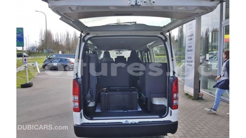 Big with watermark toyota hiace estuaire import dubai 6084