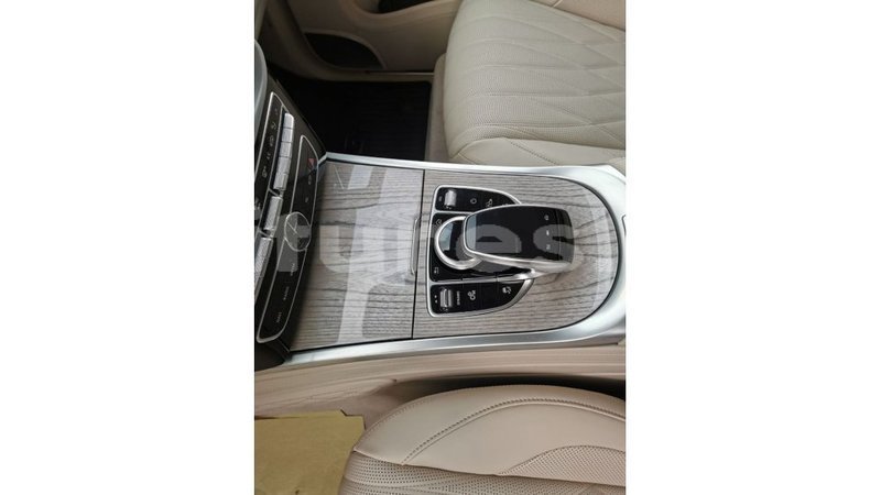 Big with watermark mercedes benz 190 estuaire import dubai 6086