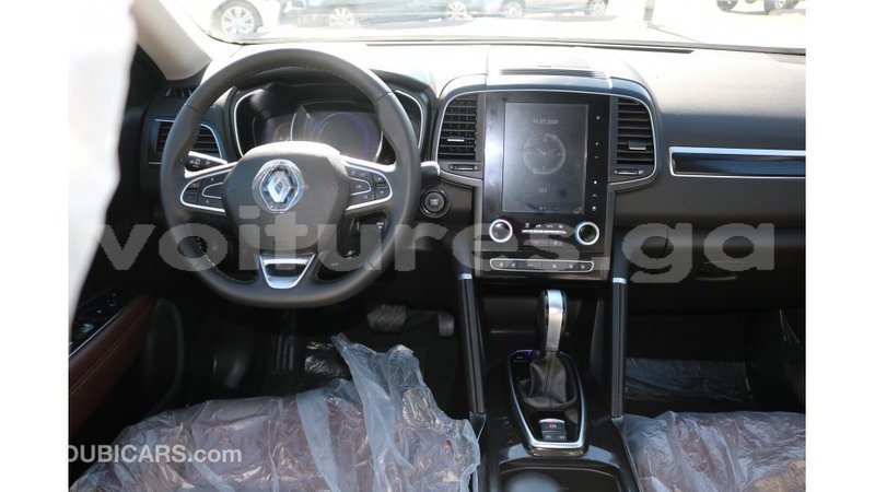 Big with watermark renault 4 estuaire import dubai 6091