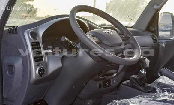 Acheter Import Voiture Kia Carens Blanc à Import - Dubai, Estuaire Acheter Import Voiture Kia Carens Blanc à Import - Dubai, Estuaire