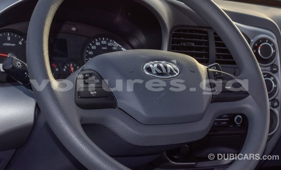 Acheter Import Voiture Kia Carens Blanc à Import - Dubai, Estuaire Acheter Import Voiture Kia Carens Blanc à Import - Dubai, Estuaire