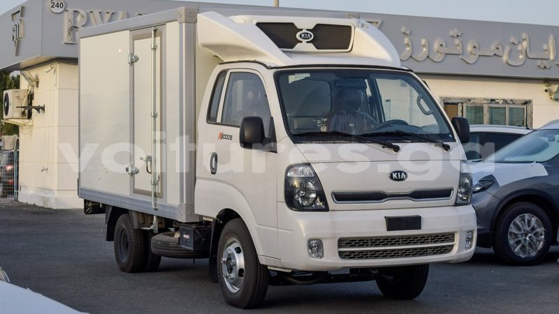 Big with watermark kia k3 estuaire import dubai 6096