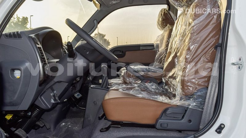 Big with watermark kia k3 estuaire import dubai 6096