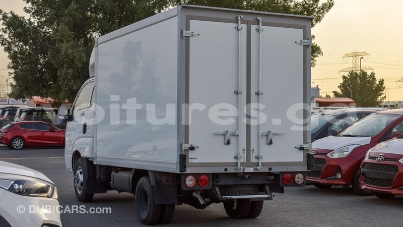 Big with watermark kia k3 estuaire import dubai 6096