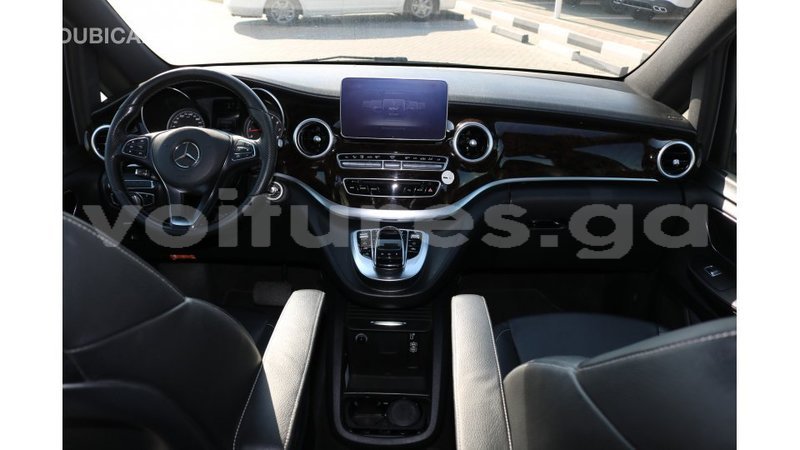 Big with watermark mercedes benz 250 estuaire import dubai 6103