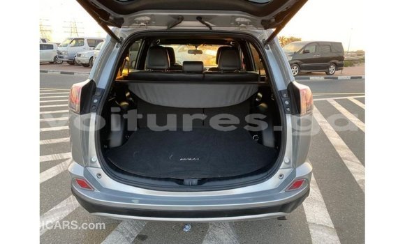 Acheter Import Utilitaire Toyota HiAce Autre à Import - Dubai, Estuaire Acheter Import Utilitaire Toyota HiAce Autre à Import - Dubai, Estuaire