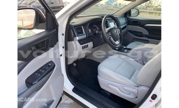 Acheter Import Voiture Toyota Highlander Blanc à Import - Dubai, Estuaire Acheter Import Voiture Toyota Highlander Blanc à Import - Dubai, Estuaire