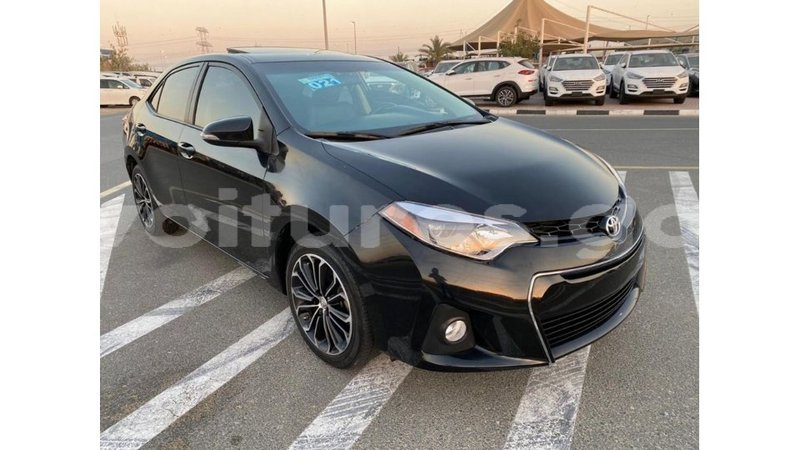 Big with watermark toyota corolla estuaire import dubai 6106