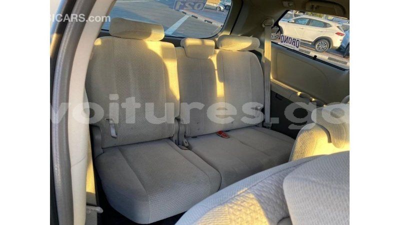 Big with watermark toyota sienna estuaire import dubai 6108