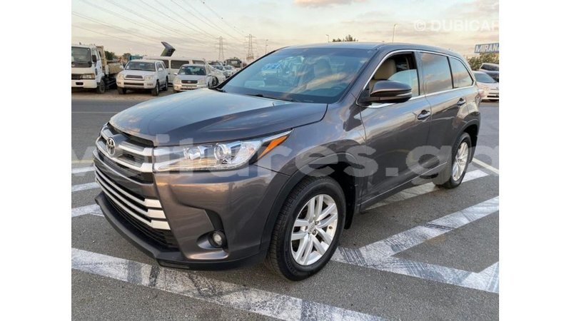 Big with watermark toyota highlander estuaire import dubai 6109