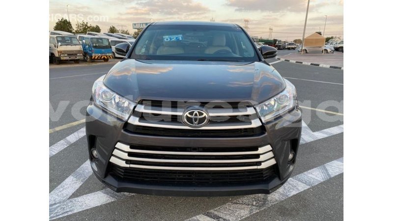 Big with watermark toyota highlander estuaire import dubai 6109