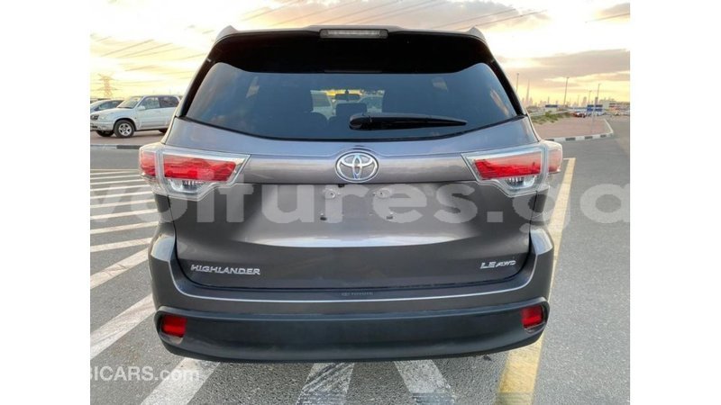 Big with watermark toyota highlander estuaire import dubai 6109