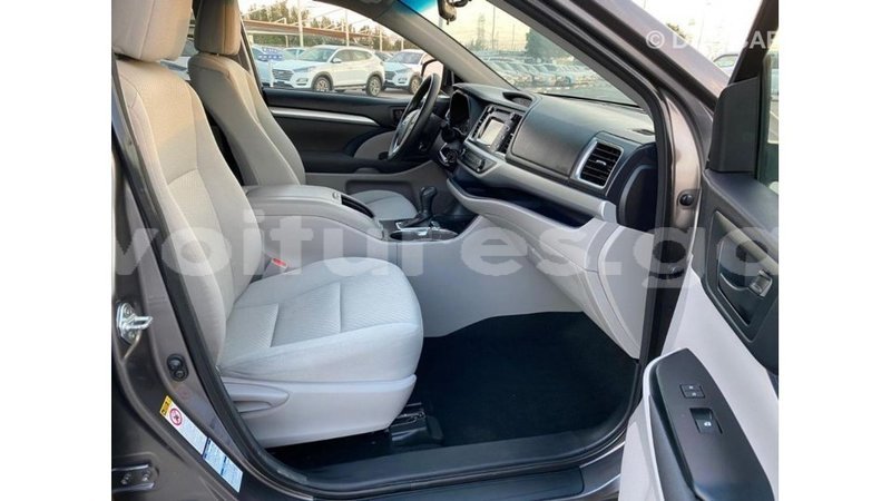 Big with watermark toyota highlander estuaire import dubai 6109