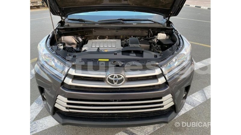 Big with watermark toyota highlander estuaire import dubai 6109