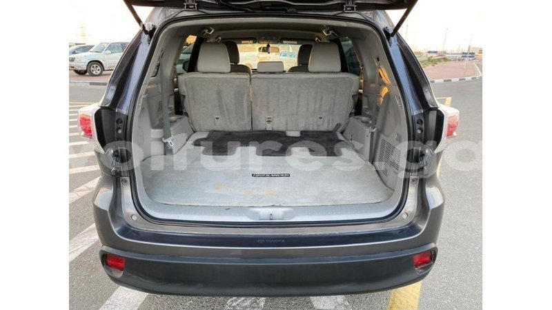 Big with watermark toyota highlander estuaire import dubai 6109