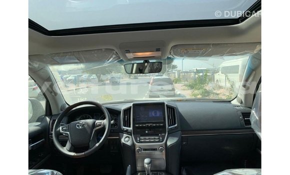 Acheter Import Voiture Toyota Land Cruiser Noir à Import - Dubai, Estuaire Acheter Import Voiture Toyota Land Cruiser Noir à Import - Dubai, Estuaire