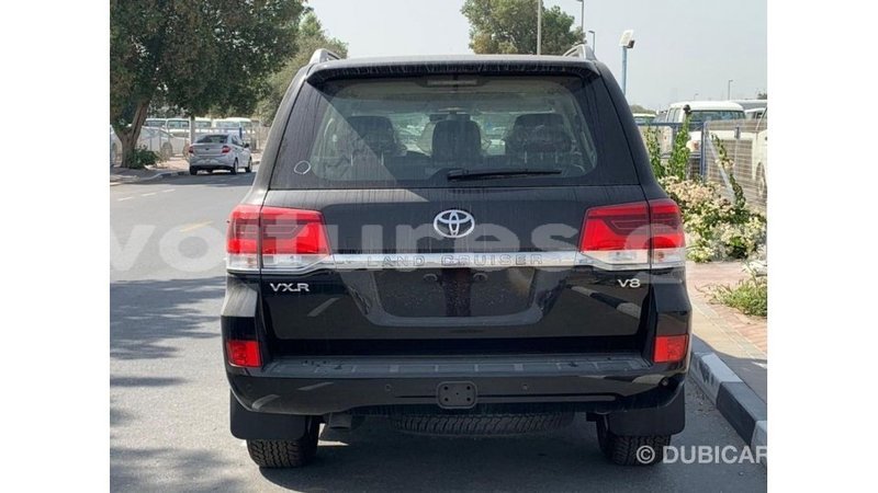 Big with watermark toyota land cruiser estuaire import dubai 6110