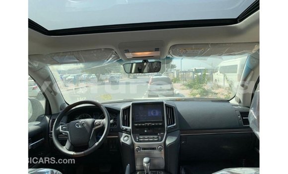 Acheter Import Voiture Toyota Land Cruiser Noir à Import - Dubai, Estuaire Acheter Import Voiture Toyota Land Cruiser Noir à Import - Dubai, Estuaire