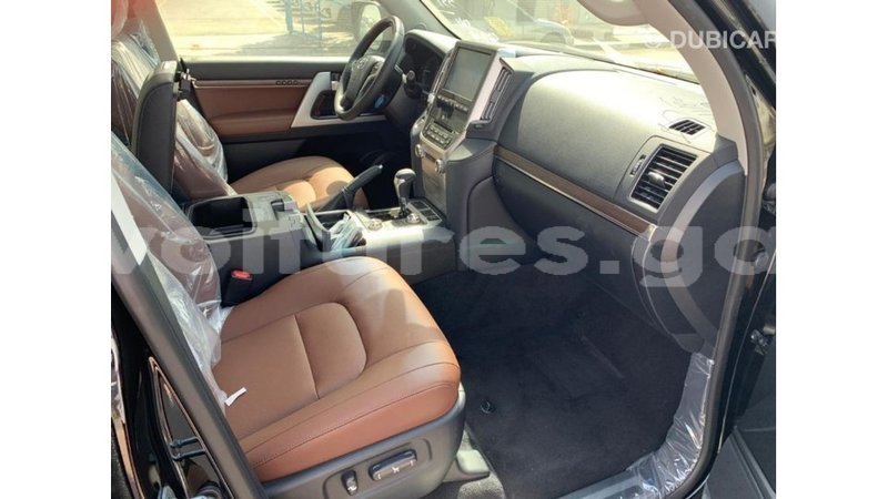 Big with watermark toyota land cruiser estuaire import dubai 6110