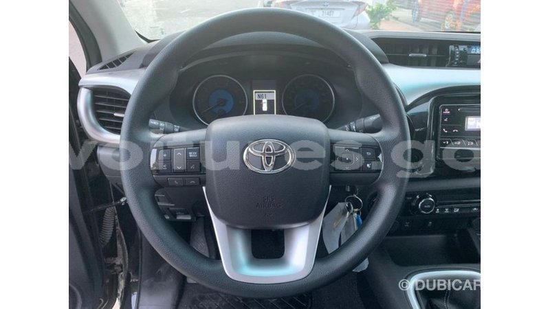 Big with watermark toyota hilux estuaire import dubai 6112