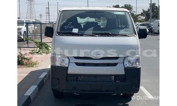Acheter Import Voiture Toyota Hiace Blanc à Import - Dubai, Estuaire Acheter Import Voiture Toyota Hiace Blanc à Import - Dubai, Estuaire