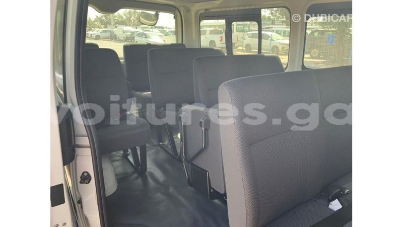 Big with watermark toyota hiace estuaire import dubai 6117