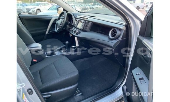 Acheter Import Utilitaire Toyota HiAce Autre à Import - Dubai, Estuaire Acheter Import Utilitaire Toyota HiAce Autre à Import - Dubai, Estuaire