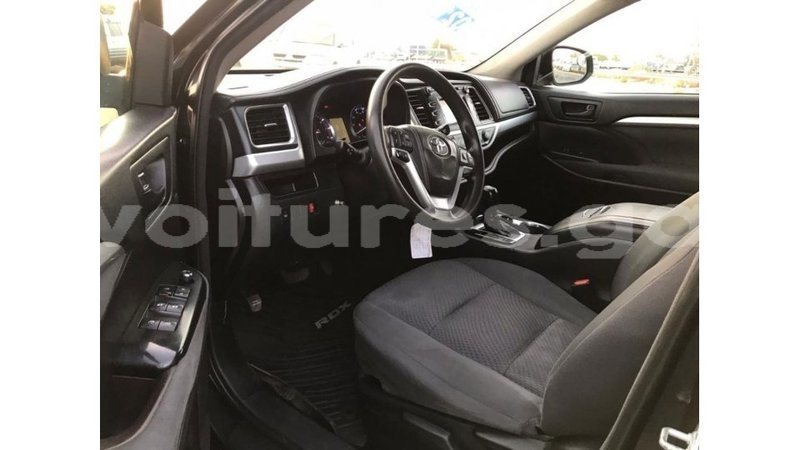 Big with watermark toyota highlander estuaire import dubai 6120