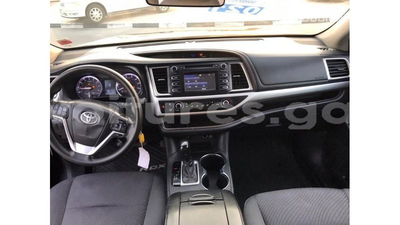 Big with watermark toyota highlander estuaire import dubai 6120