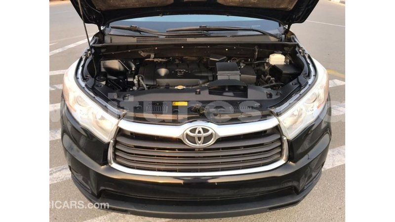 Big with watermark toyota highlander estuaire import dubai 6120