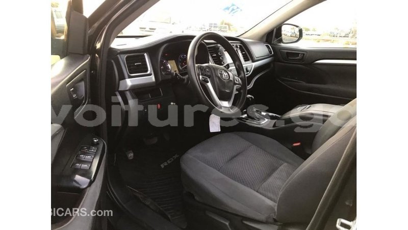 Big with watermark toyota highlander estuaire import dubai 6121