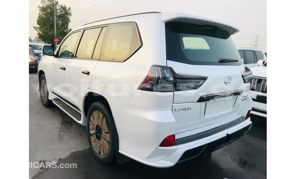 Acheter Import Voiture Lexus LX Blanc à Import - Dubai, Estuaire Acheter Import Voiture Lexus LX Blanc à Import - Dubai, Estuaire