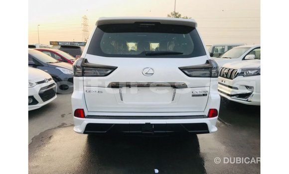 Acheter Import Voiture Lexus LX Blanc à Import - Dubai, Estuaire Acheter Import Voiture Lexus LX Blanc à Import - Dubai, Estuaire