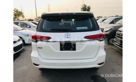 Acheter Import Voiture Toyota Fortuner Blanc à Import - Dubai, Estuaire Acheter Import Voiture Toyota Fortuner Blanc à Import - Dubai, Estuaire