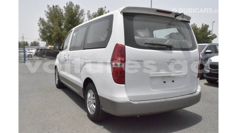 Big with watermark hyundai chorus estuaire import dubai 6126