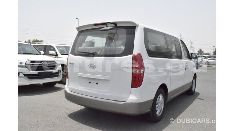 Big with watermark hyundai chorus estuary import dubai 6126