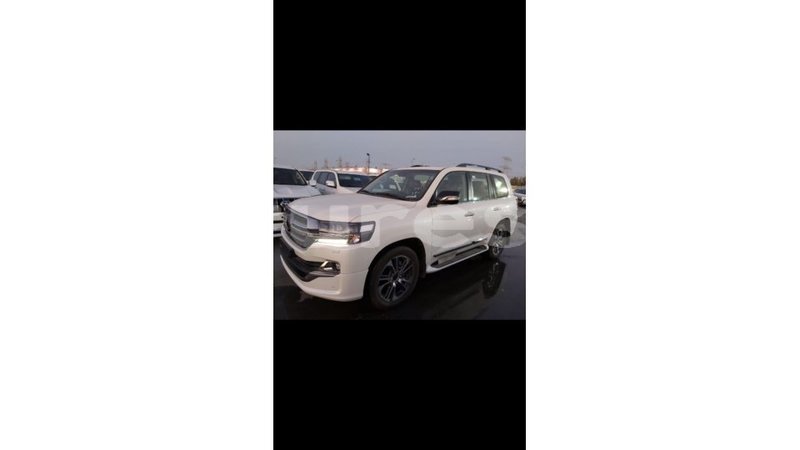 Big with watermark toyota land cruiser estuaire import dubai 6127