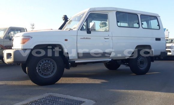 Acheter Import Voiture Toyota Land Cruiser Blanc à Import - Dubai, Estuaire Acheter Import Voiture Toyota Land Cruiser Blanc à Import - Dubai, Estuaire